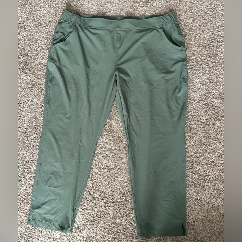 Eddie Bauer Green Departure Ankle Pants